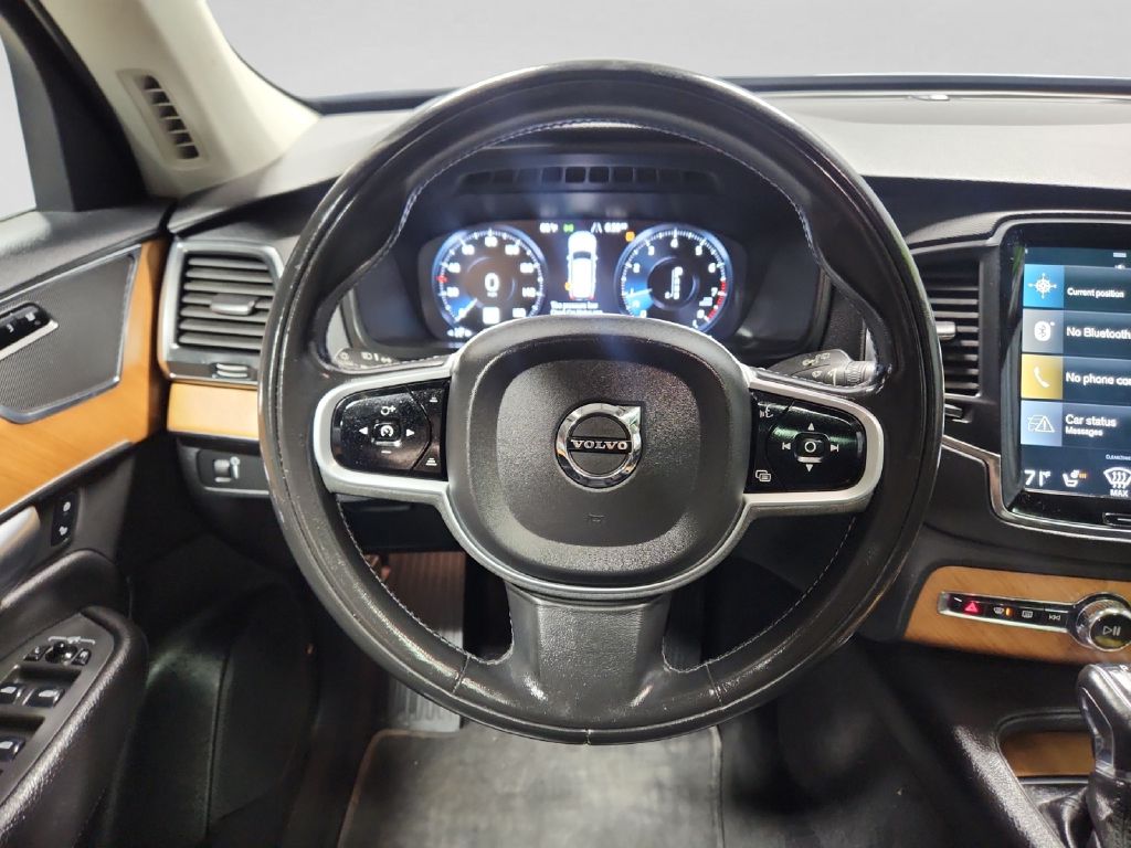Photo 11 of this VOLVO XC90