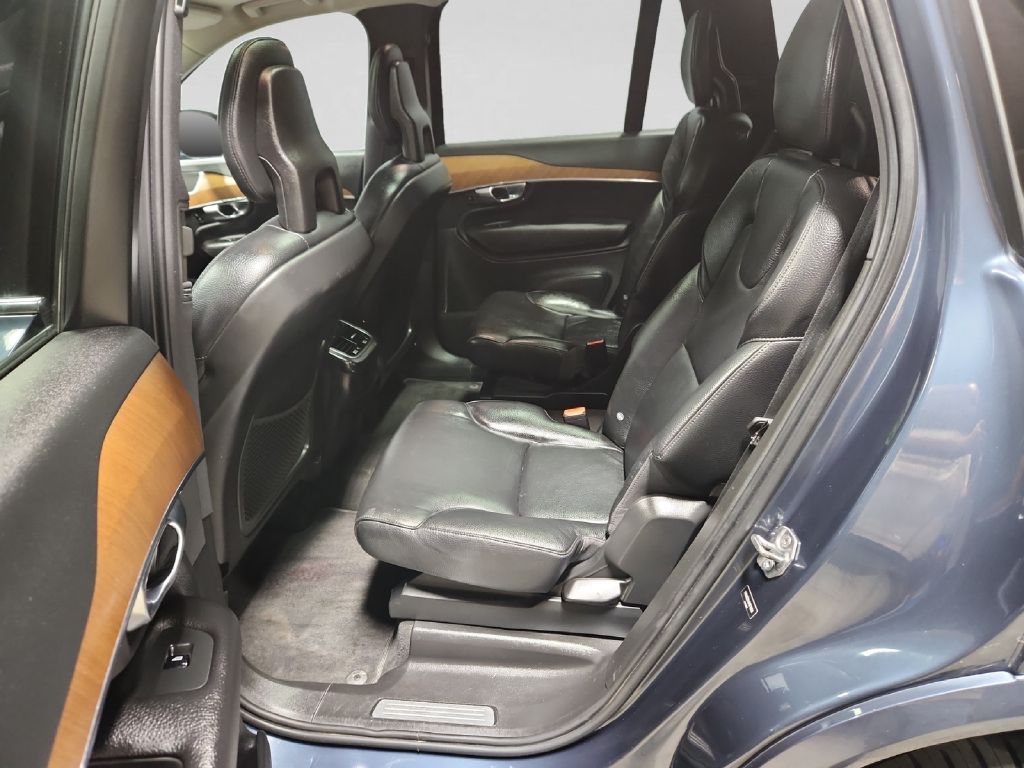 Photo 13 of this VOLVO XC90