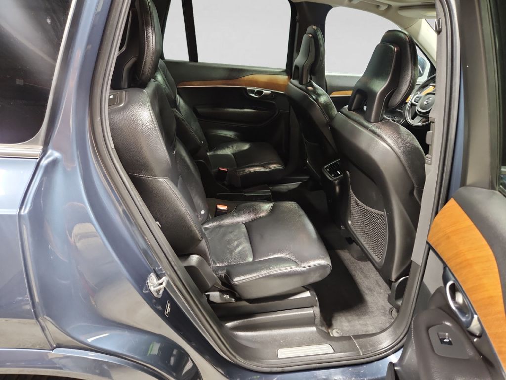 Photo 18 of this VOLVO XC90