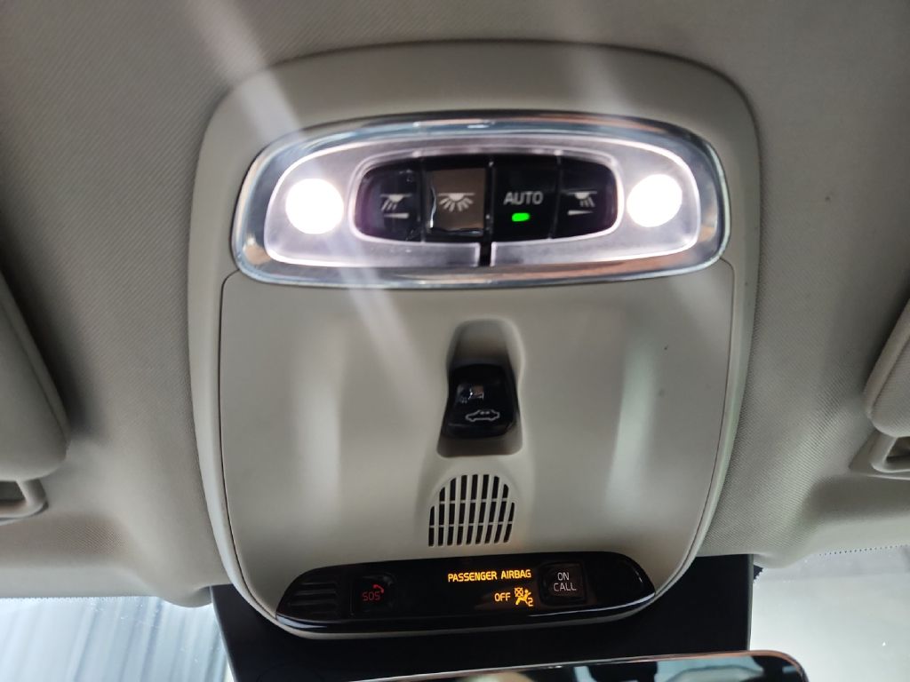 Photo 23 of this VOLVO XC90