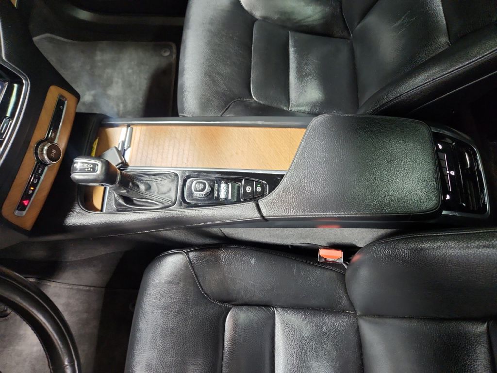 Photo 26 of this VOLVO XC90