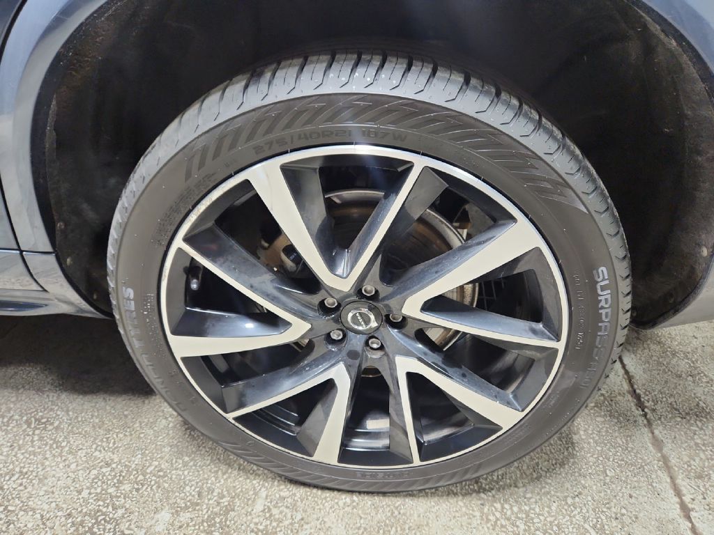 Photo 28 of this VOLVO XC90