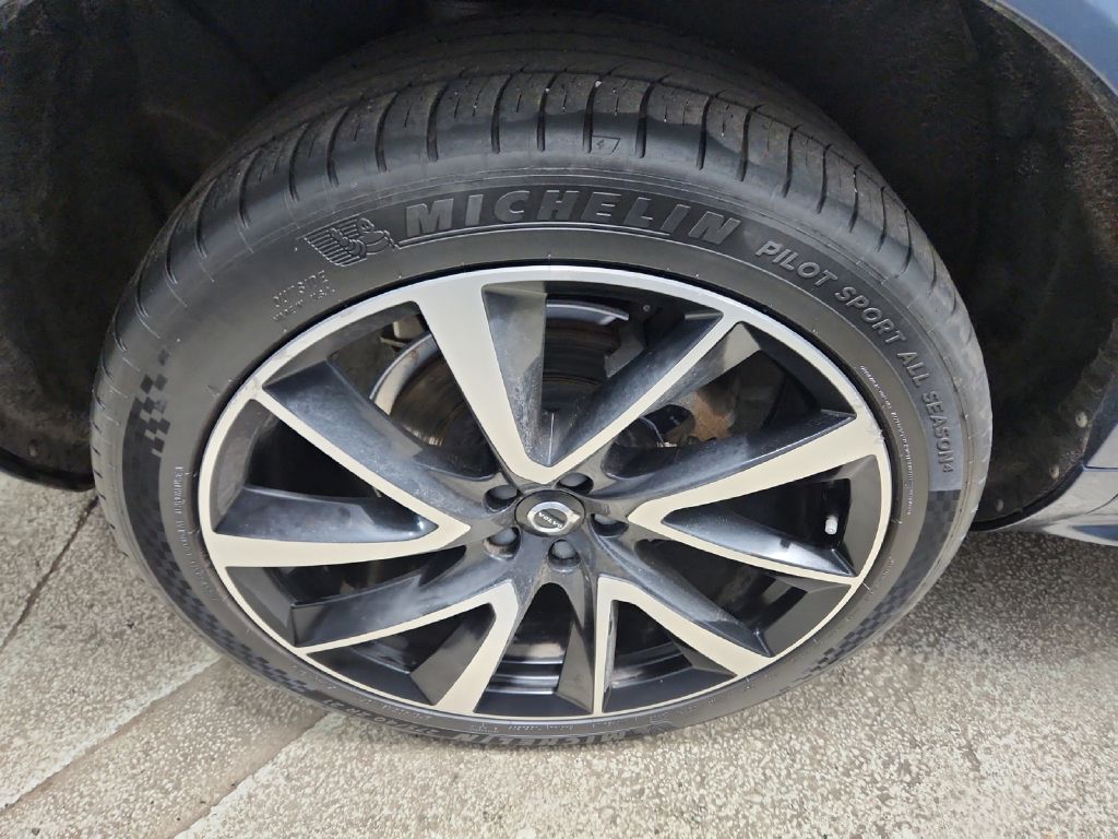 Photo 30 of this VOLVO XC90