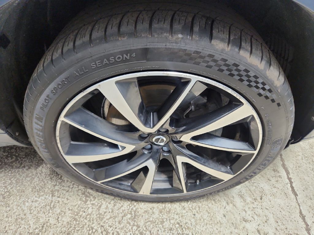 Photo 31 of this VOLVO XC90