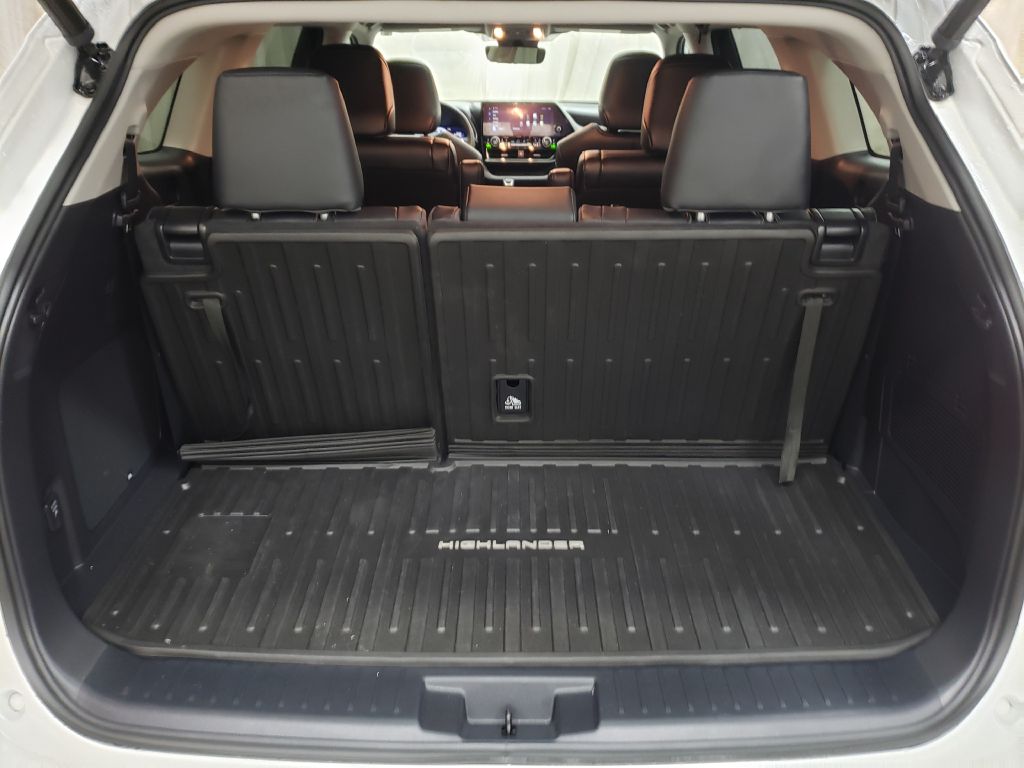 Photo 3 of this TOYOTA HIGHLANDER