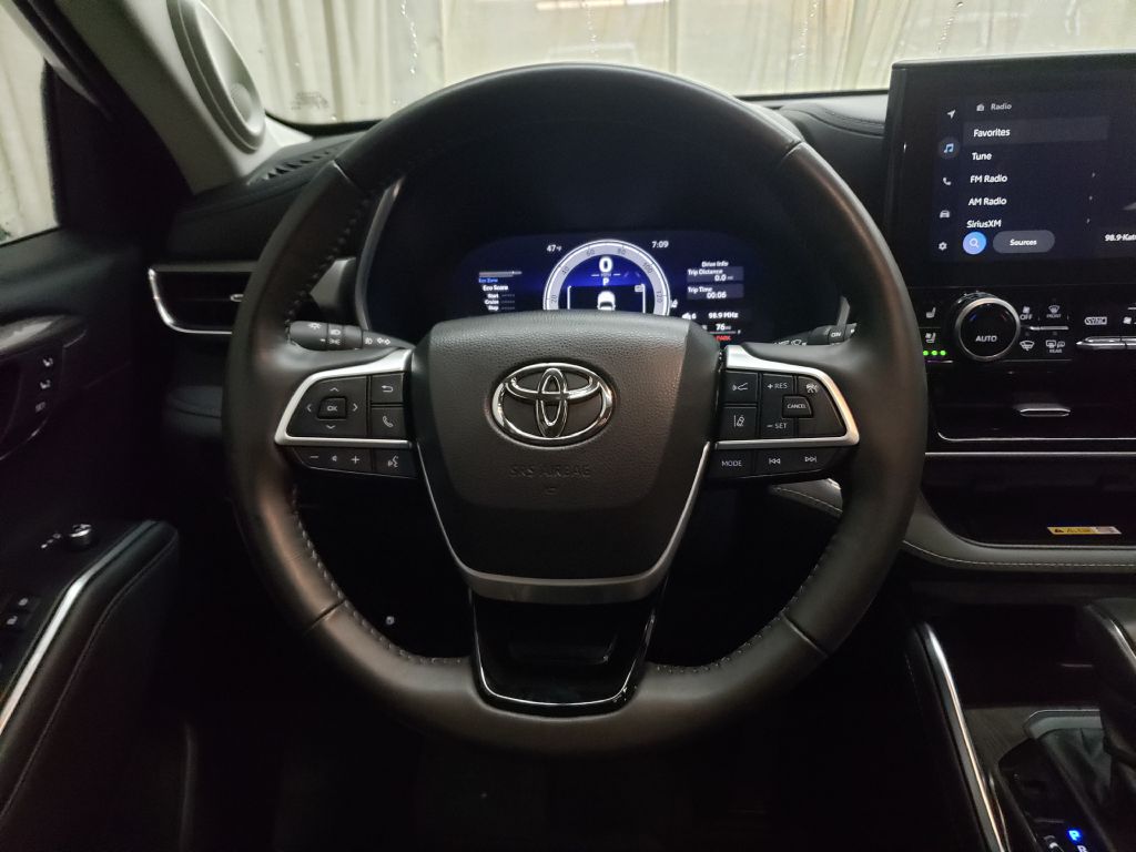 Photo 16 of this TOYOTA HIGHLANDER