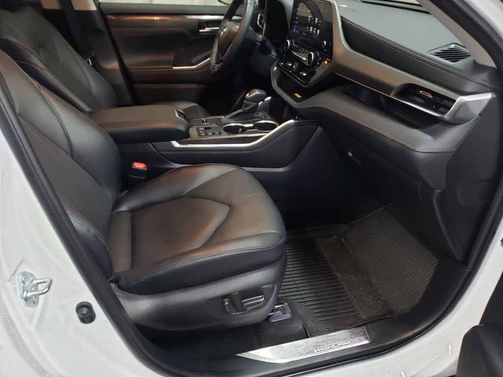 Photo 22 of this TOYOTA HIGHLANDER