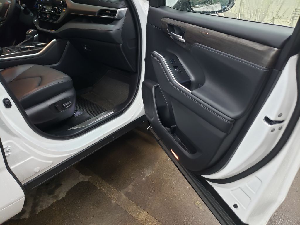 Photo 23 of this TOYOTA HIGHLANDER