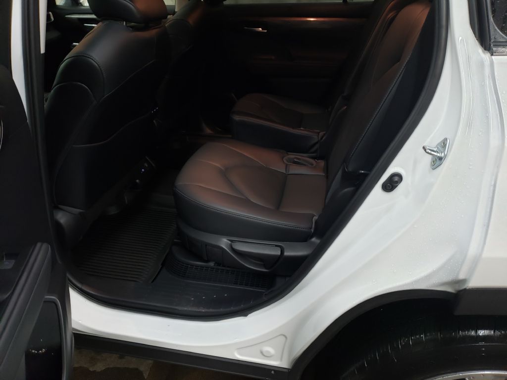 Photo 34 of this TOYOTA HIGHLANDER