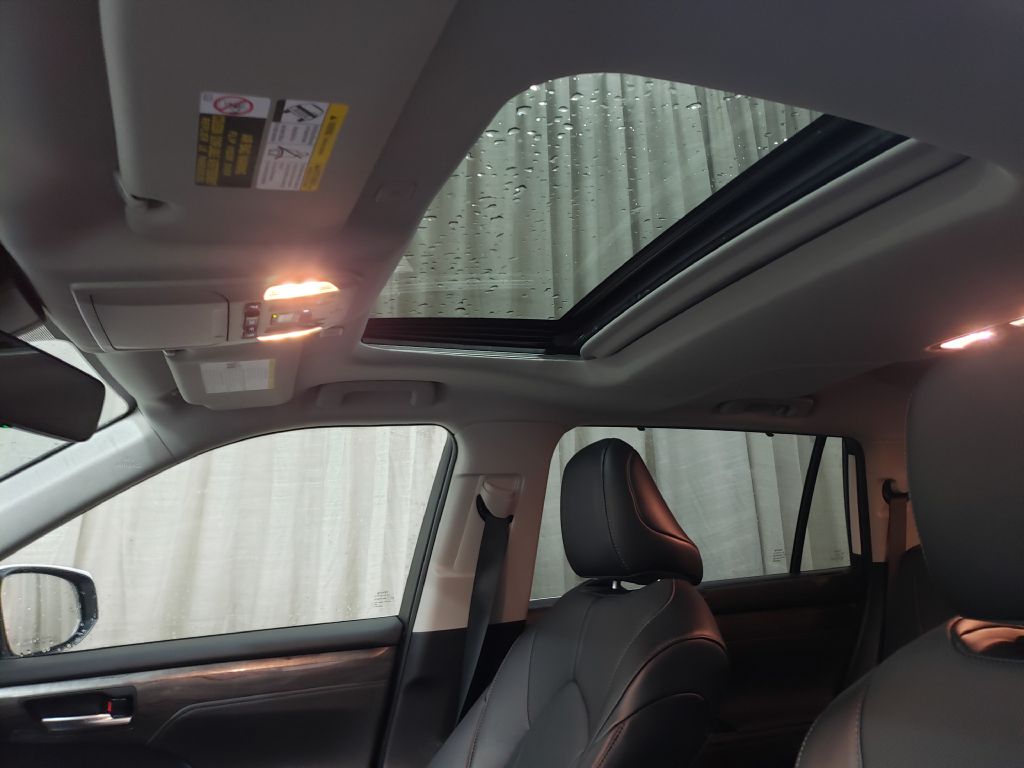 Photo 44 of this TOYOTA HIGHLANDER