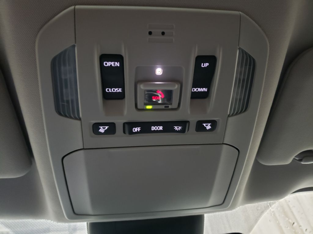 Photo 60 of this TOYOTA HIGHLANDER