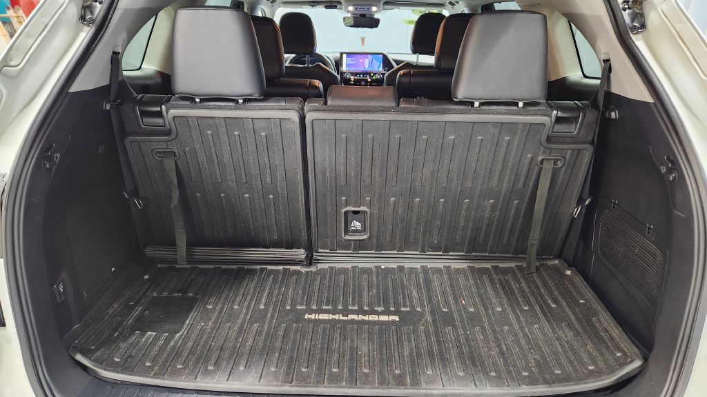 Photo 77 of this TOYOTA HIGHLANDER