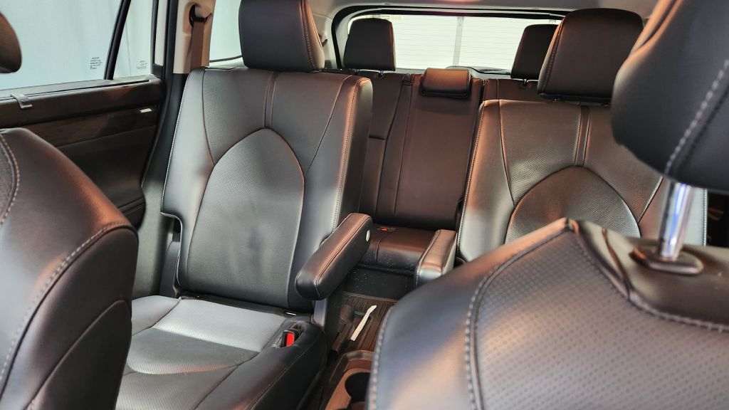 Photo 98 of this TOYOTA HIGHLANDER