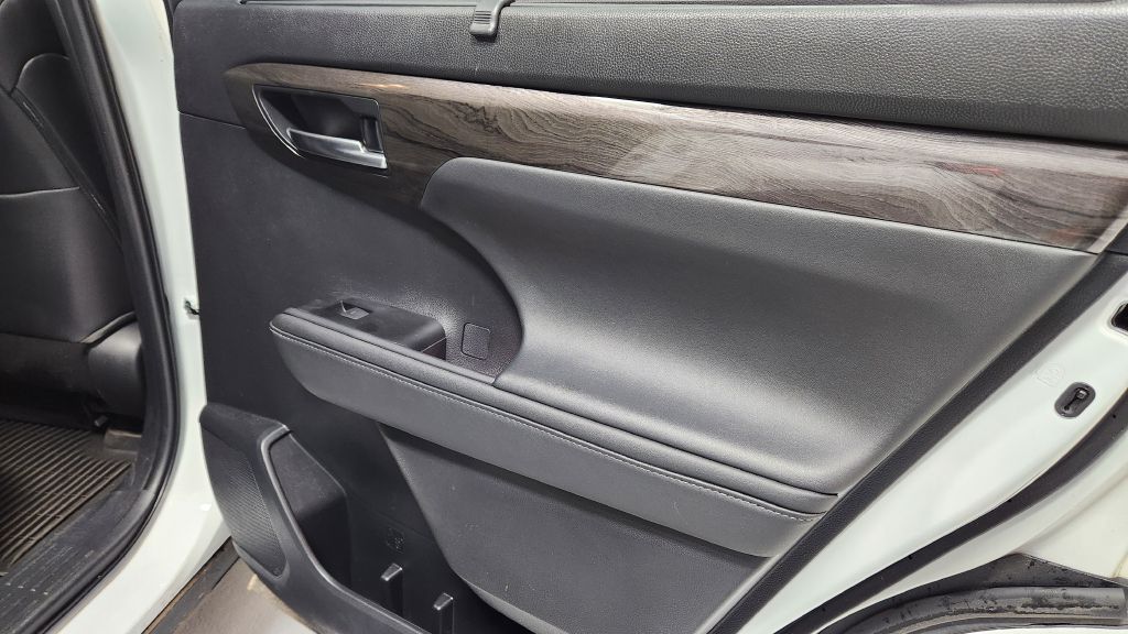 Photo 114 of this TOYOTA HIGHLANDER