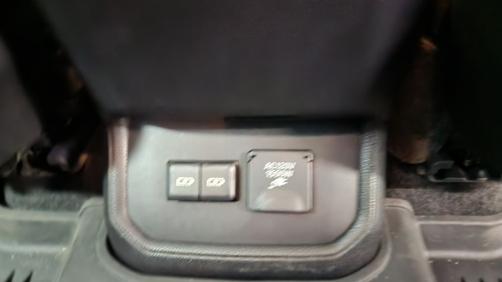 Photo 121 of this TOYOTA HIGHLANDER
