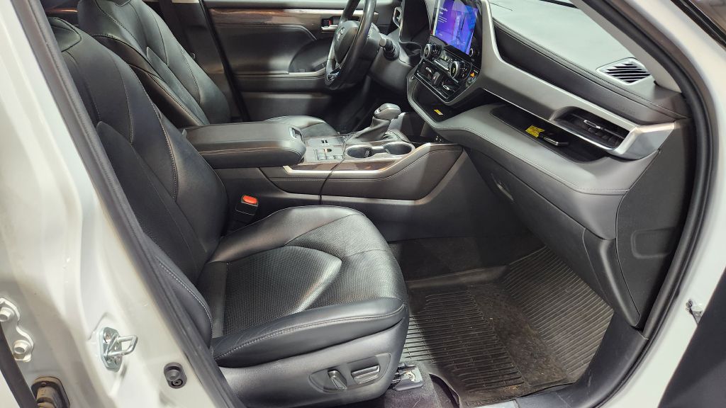 Photo 123 of this TOYOTA HIGHLANDER