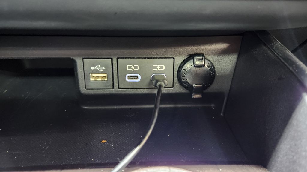 Photo 127 of this TOYOTA HIGHLANDER