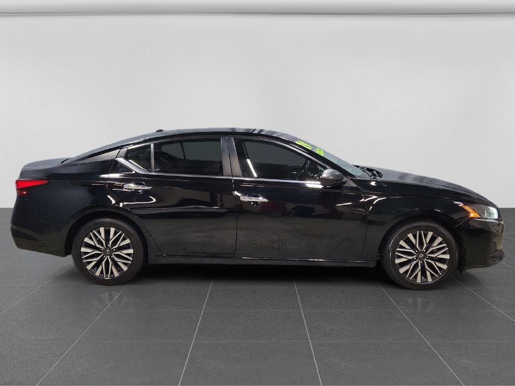 Photo 6 of this NISSAN ALTIMA