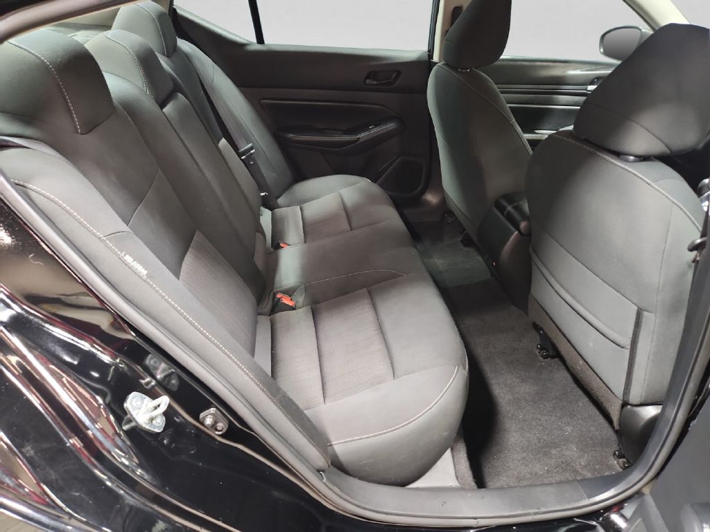 Photo 18 of this NISSAN ALTIMA