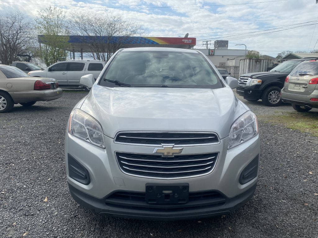 Photo 3 of this CHEVROLET TRAX