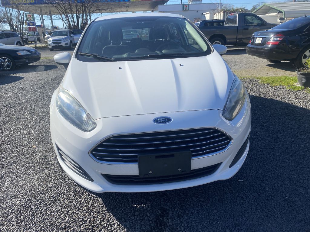 Photo 2 of this FORD FIESTA