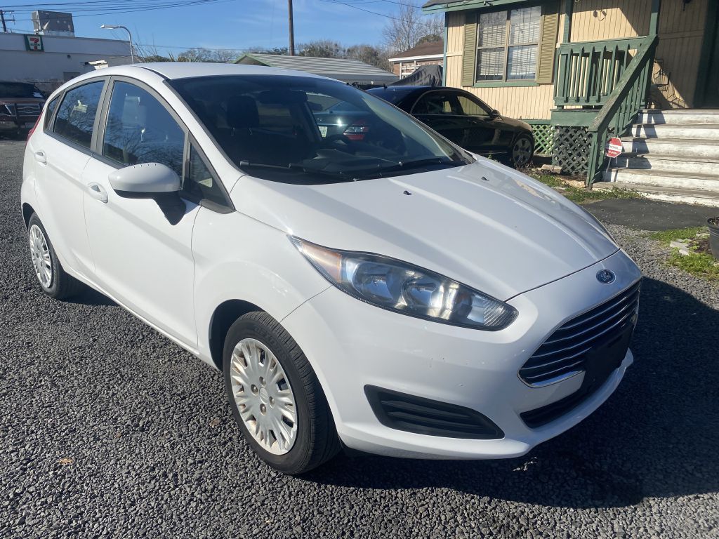 Photo 3 of this FORD FIESTA