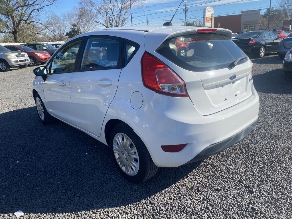 Photo 7 of this FORD FIESTA