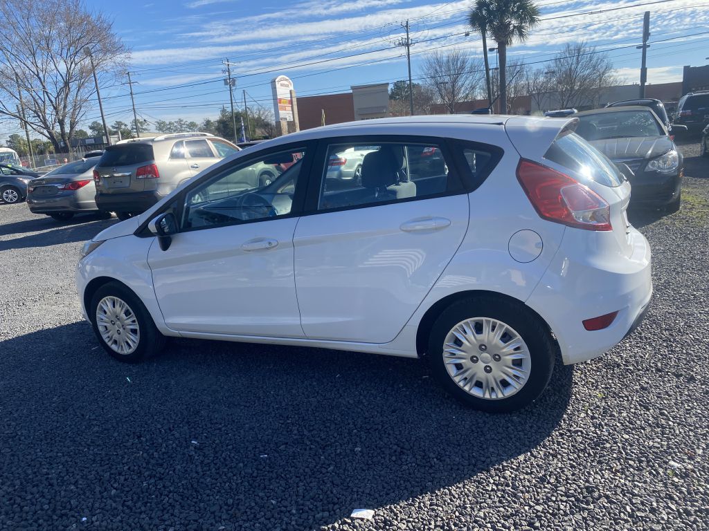Photo 8 of this FORD FIESTA