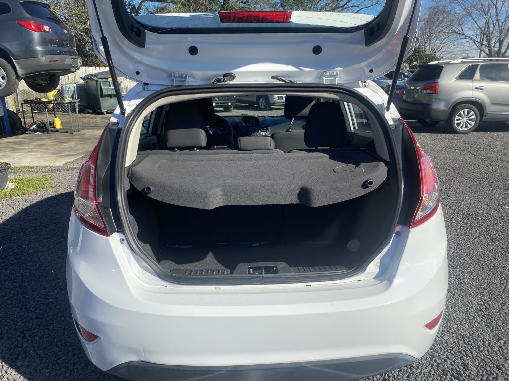 Photo 11 of this FORD FIESTA