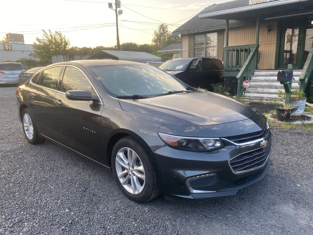 Photo 3 of this CHEVROLET MALIBU
