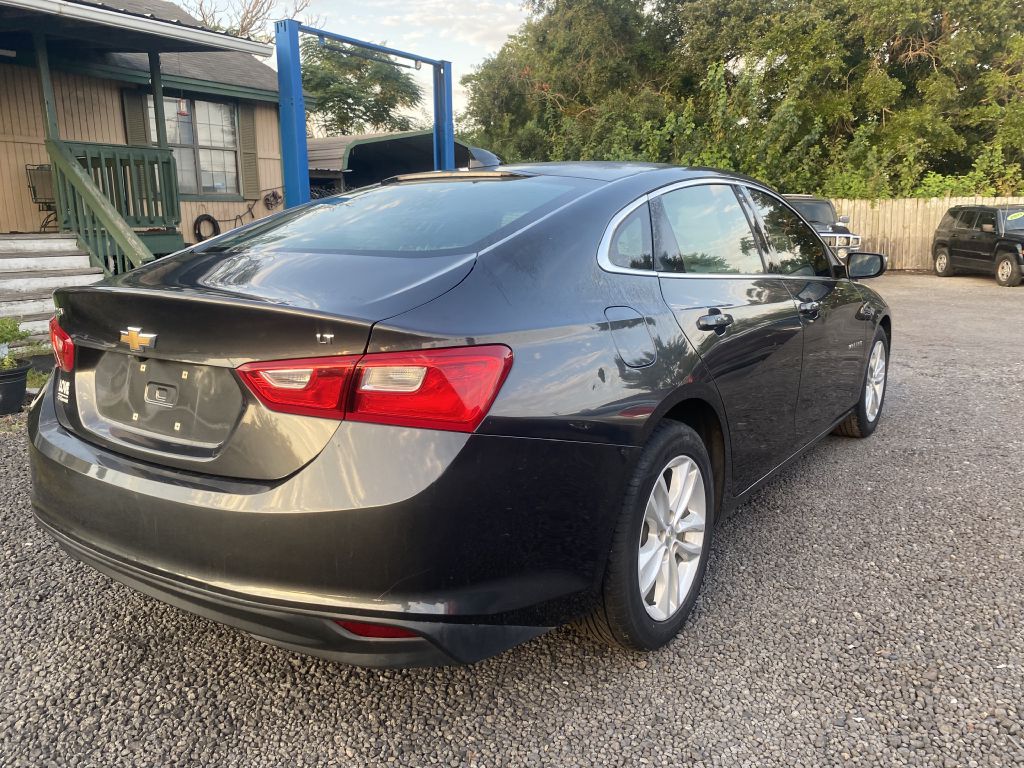 Photo 5 of this CHEVROLET MALIBU