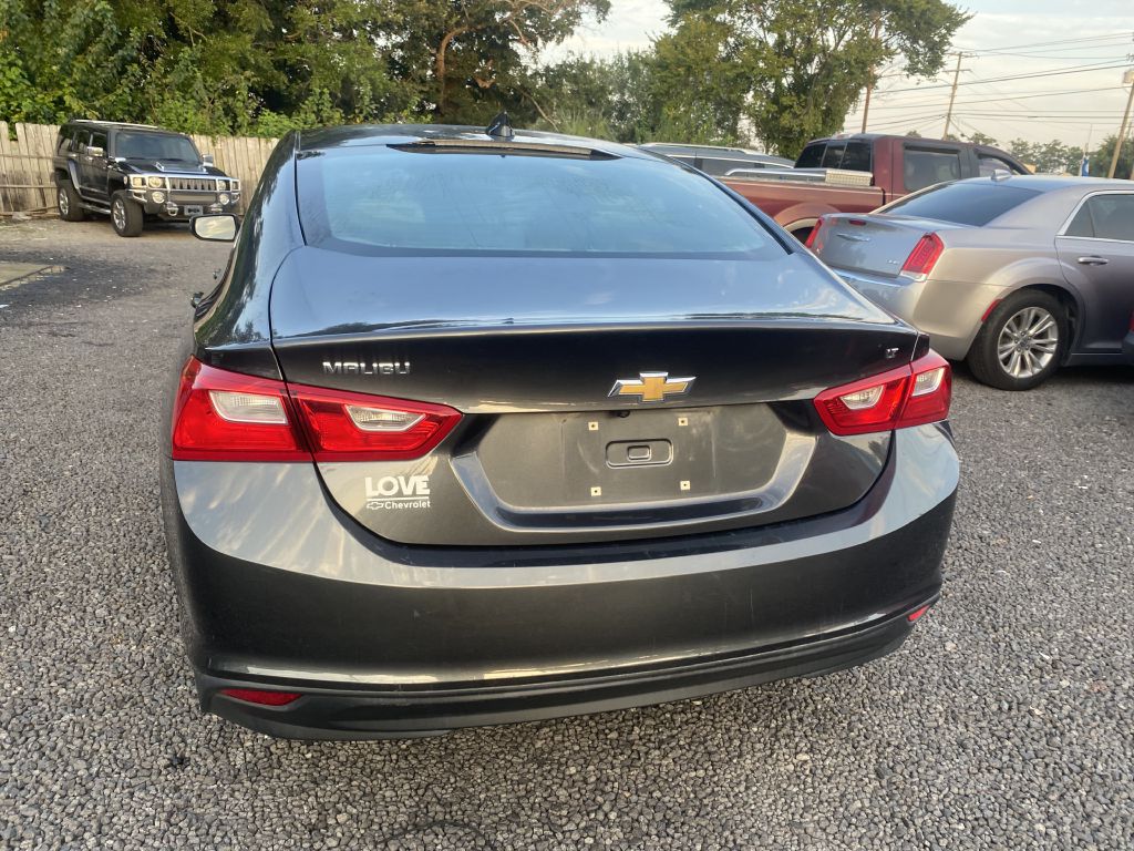 Photo 6 of this CHEVROLET MALIBU