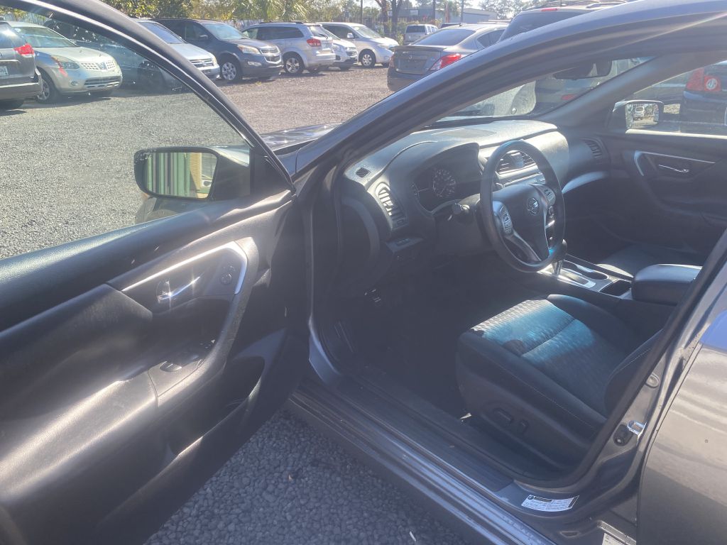 Photo 7 of this NISSAN ALTIMA