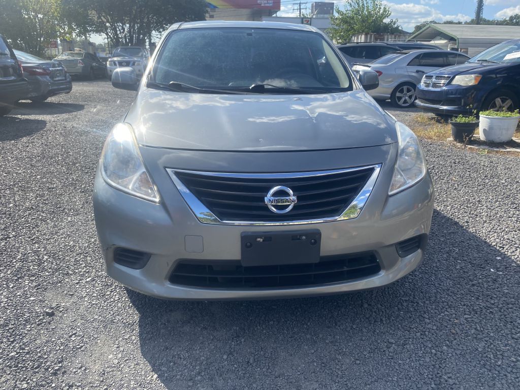 Photo 2 of this NISSAN VERSA