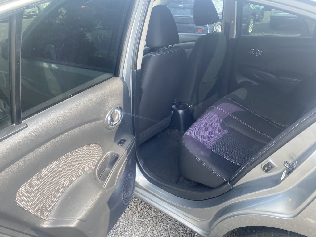 Photo 10 of this NISSAN VERSA