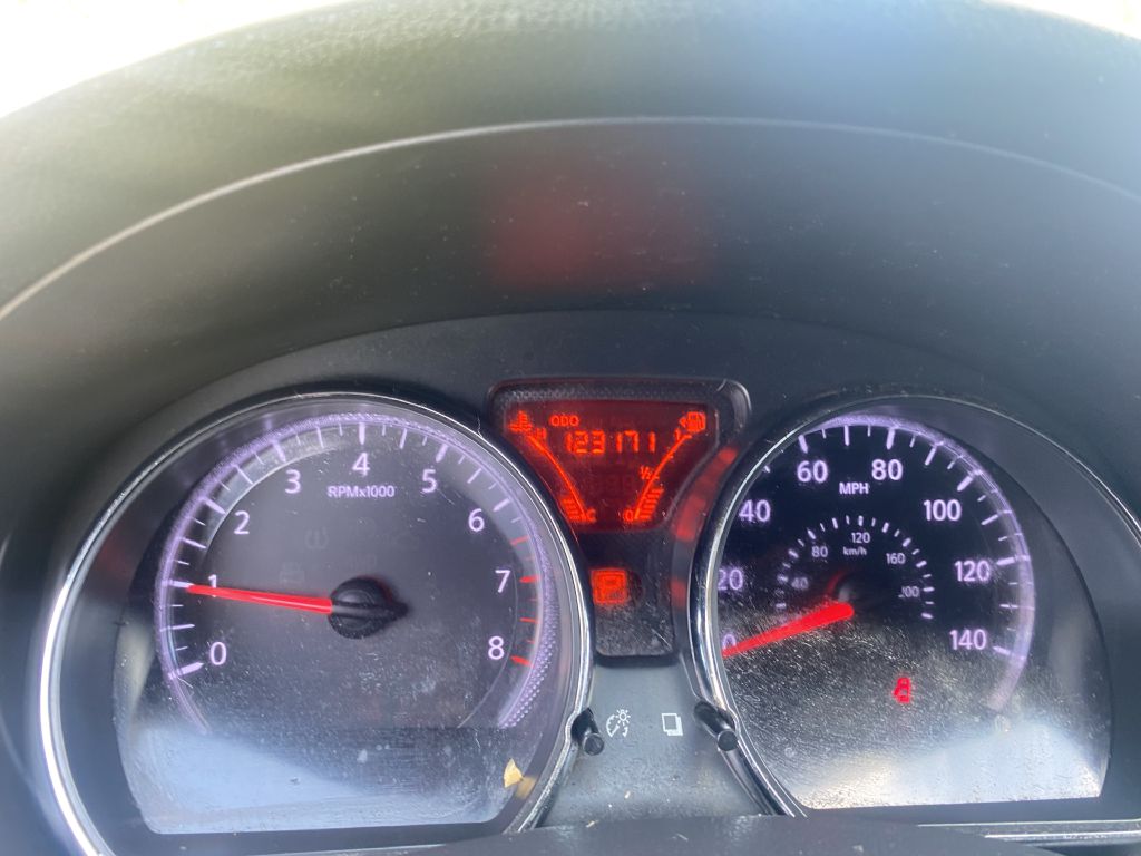 Photo 16 of this NISSAN VERSA