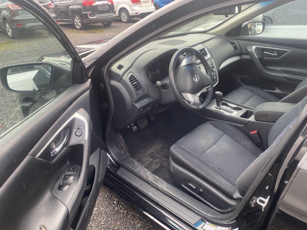 Photo 8 of this NISSAN ALTIMA
