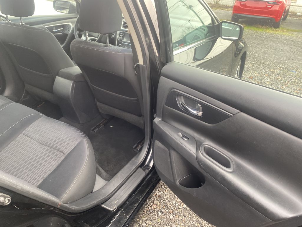 Photo 12 of this NISSAN ALTIMA
