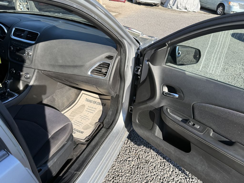 Photo 9 of this DODGE AVENGER