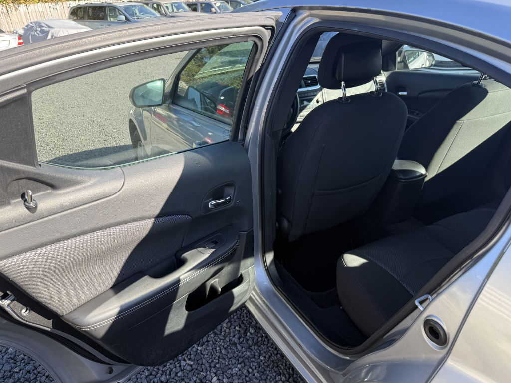 Photo 11 of this DODGE AVENGER
