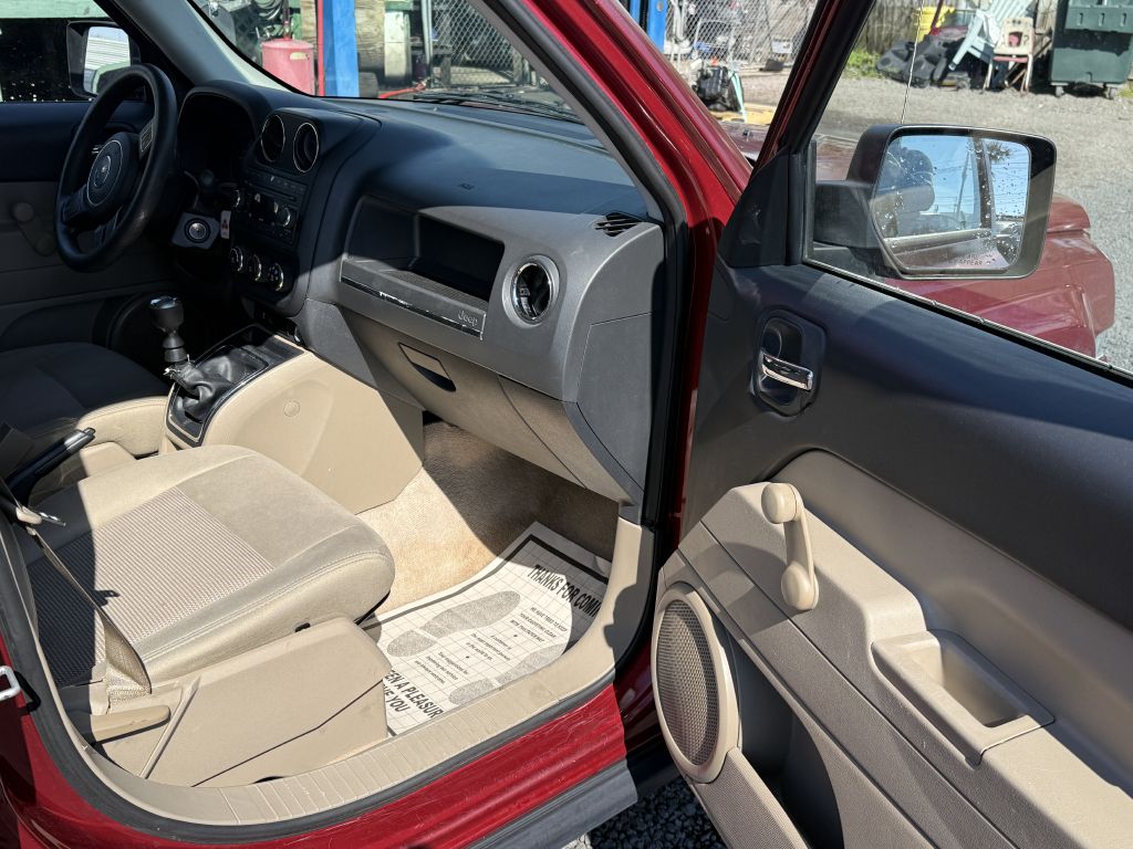 Photo 12 of this JEEP PATRIOT