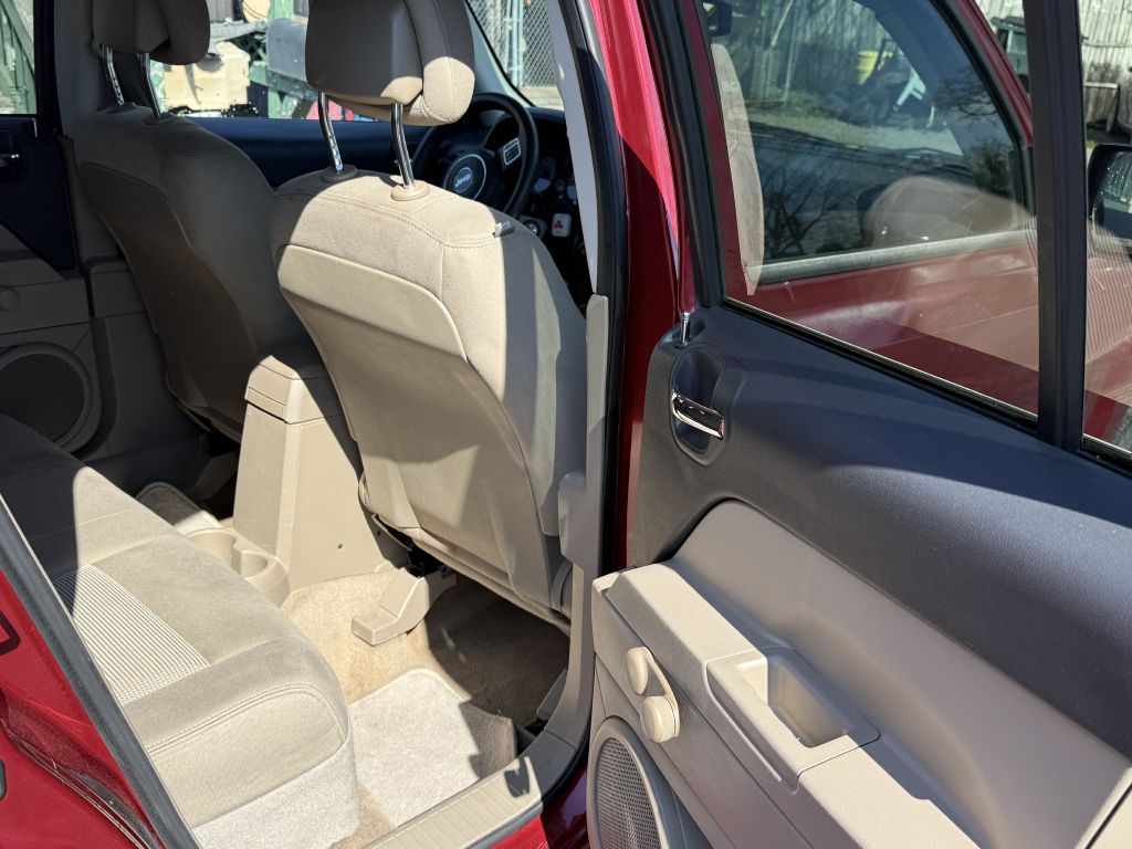 Photo 13 of this JEEP PATRIOT