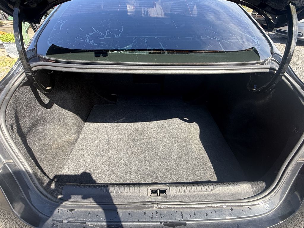 Photo 11 of this CHRYSLER 200