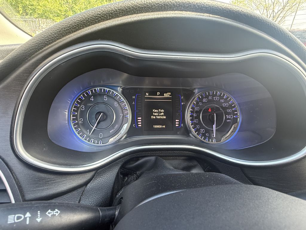 Photo 15 of this CHRYSLER 200
