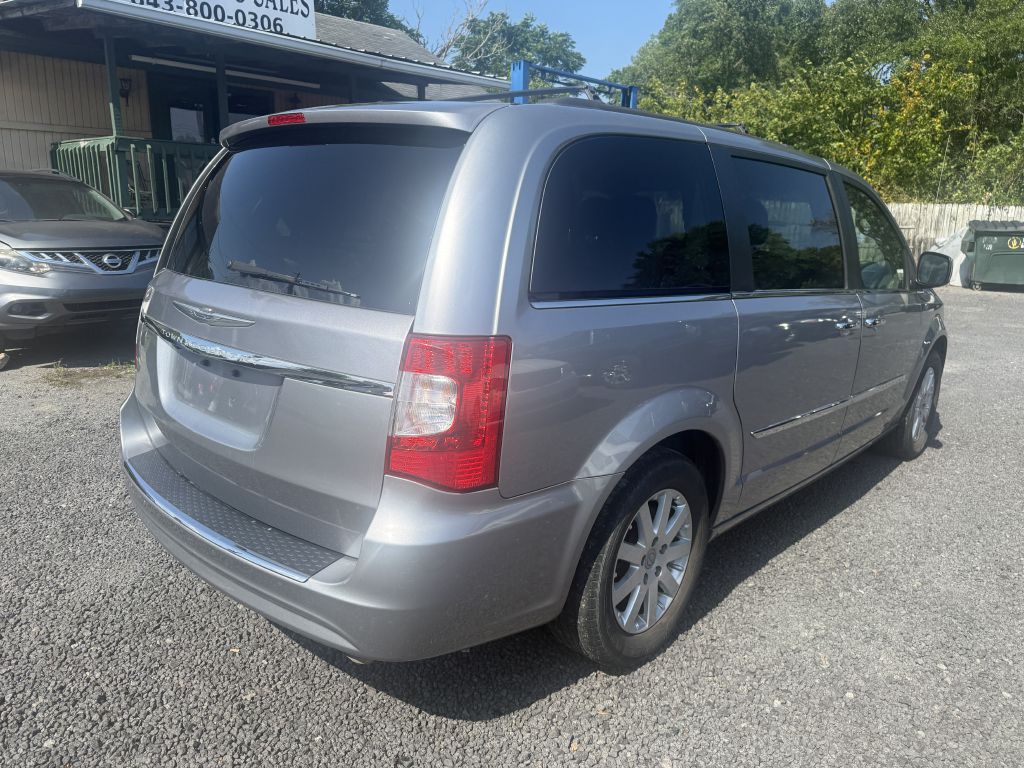 Photo 5 of this CHRYSLER TOWN & COUNTRY