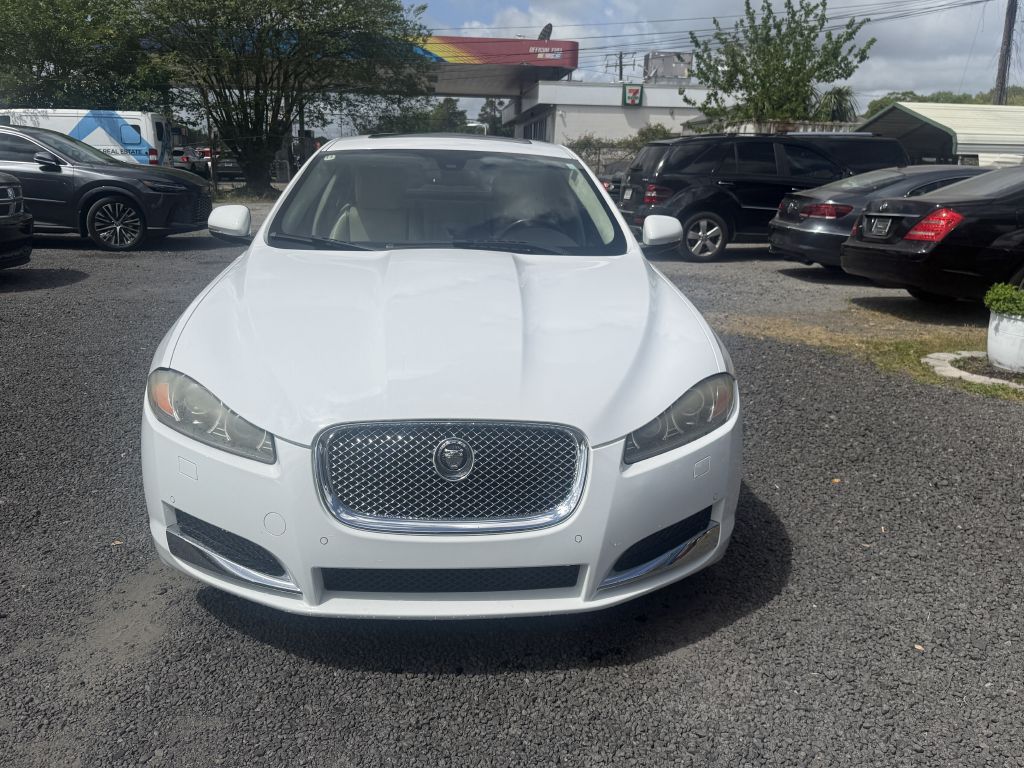 Photo 2 of this JAGUAR XF