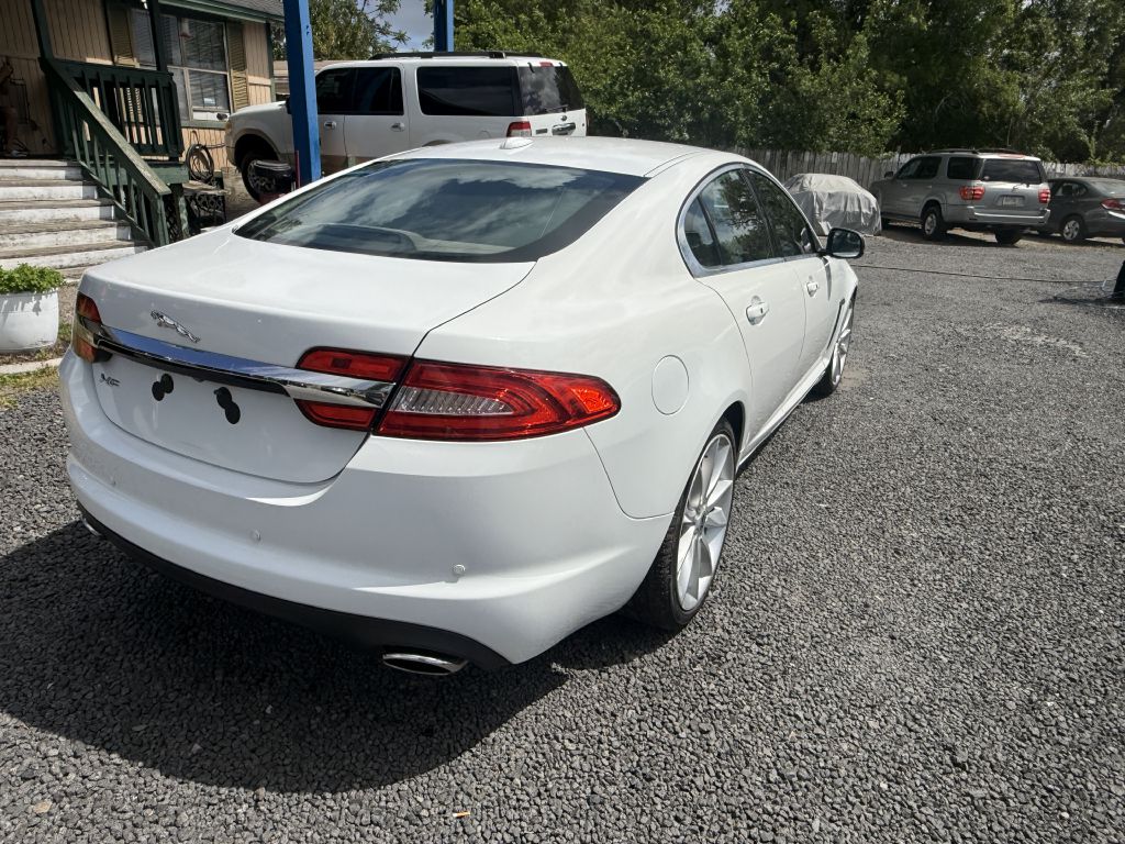 Photo 5 of this JAGUAR XF