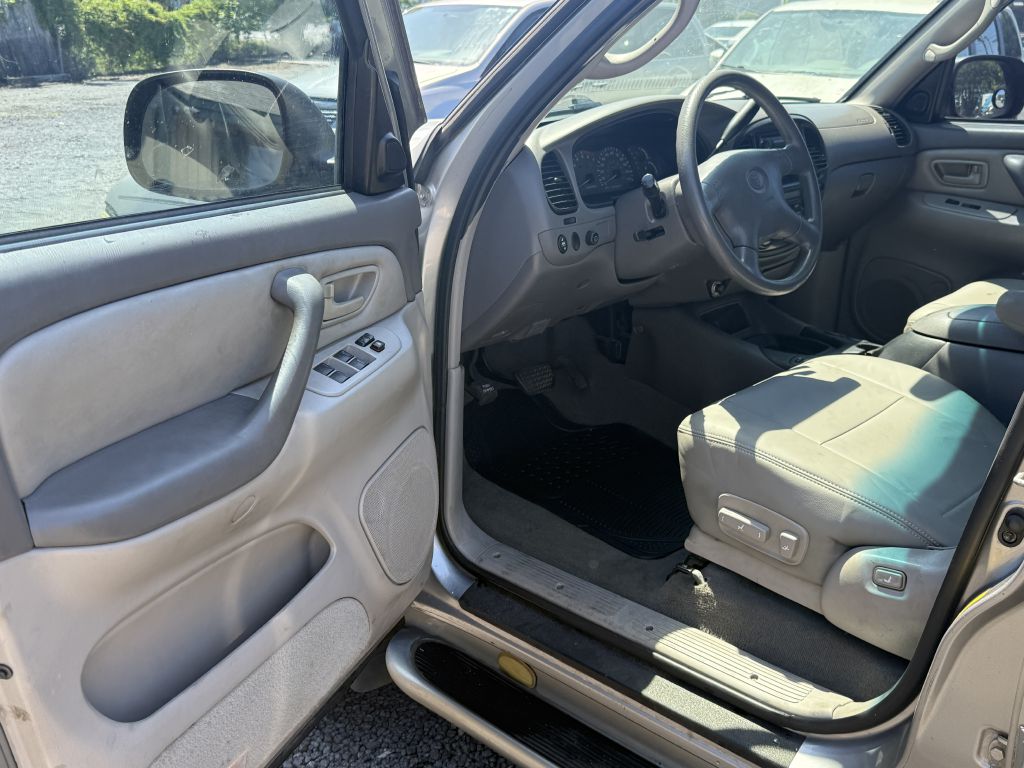 Photo 9 of this TOYOTA SEQUOIA
