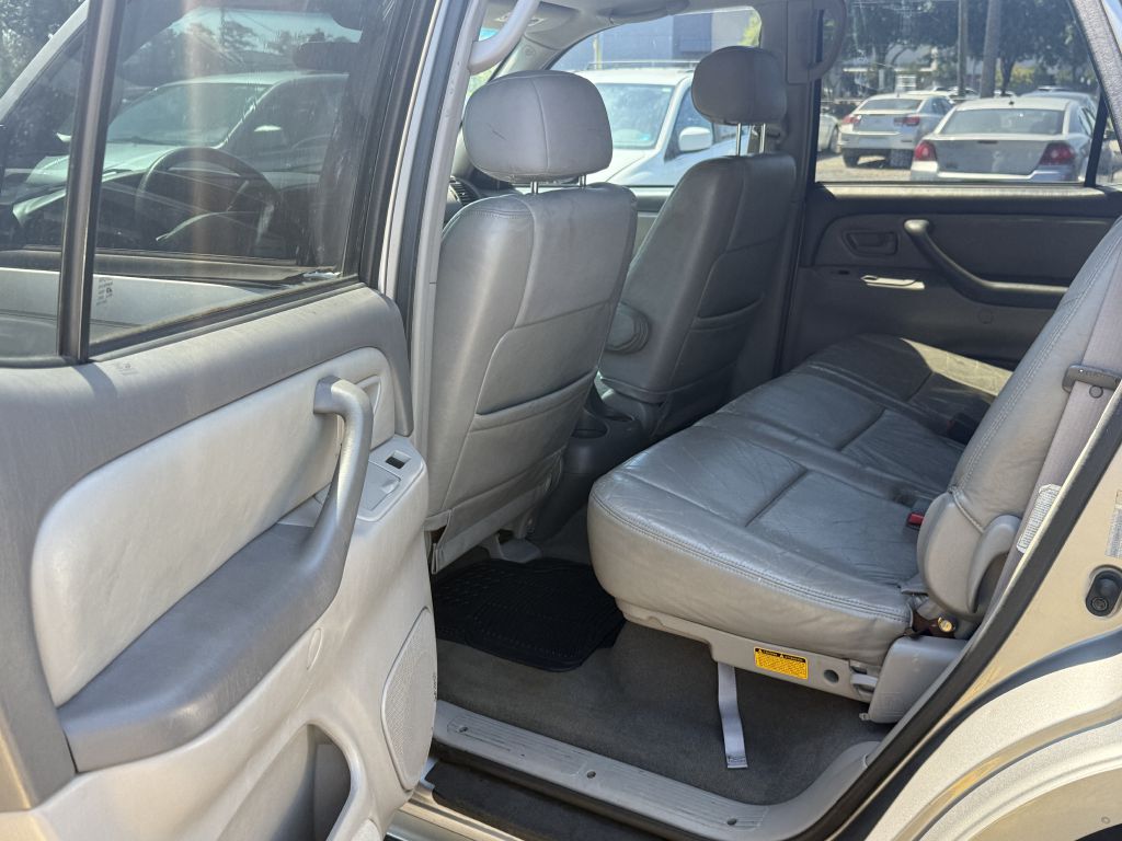 Photo 10 of this TOYOTA SEQUOIA