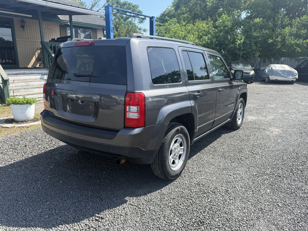 Photo 5 of this JEEP PATRIOT
